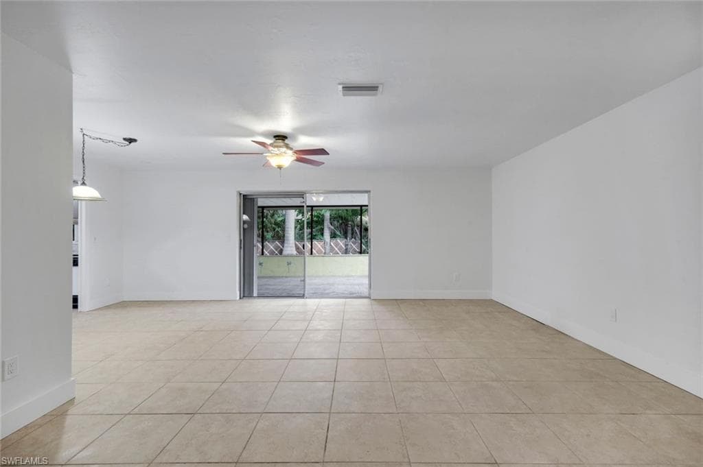 6302 Hofstra CT W-4