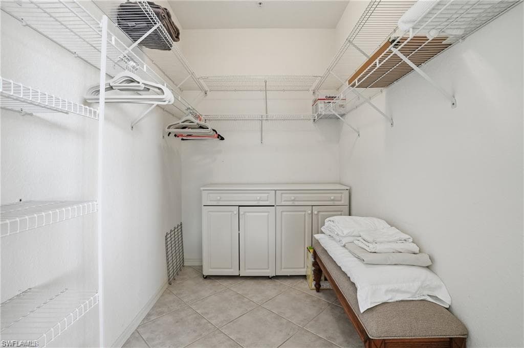 4183 BAY BEACH LN 3P1-28