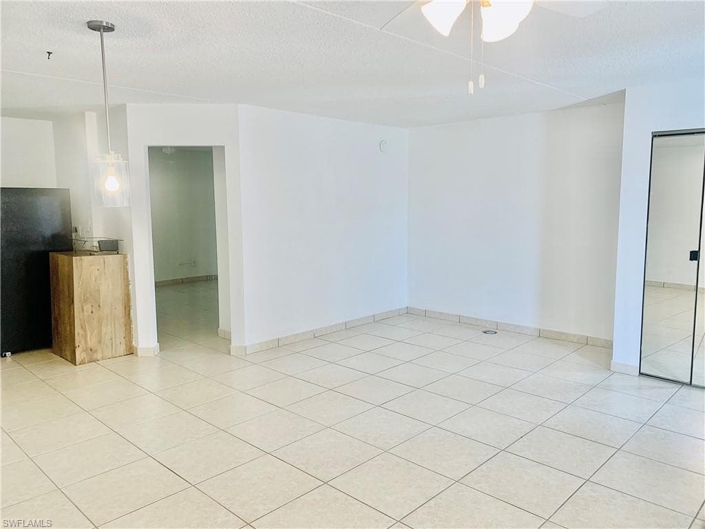 826 Wiggins Pass RD 201-7