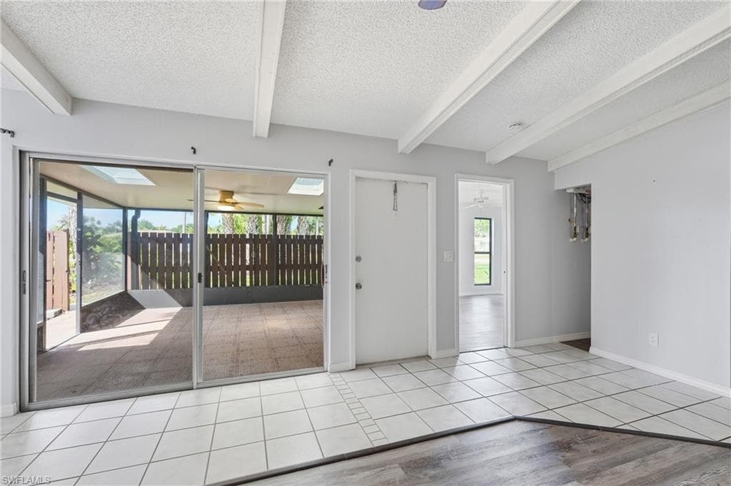 5563 Foxlake DR-4