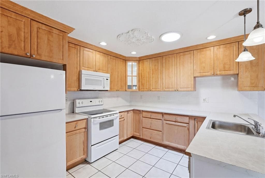 5563 Foxlake DR-6