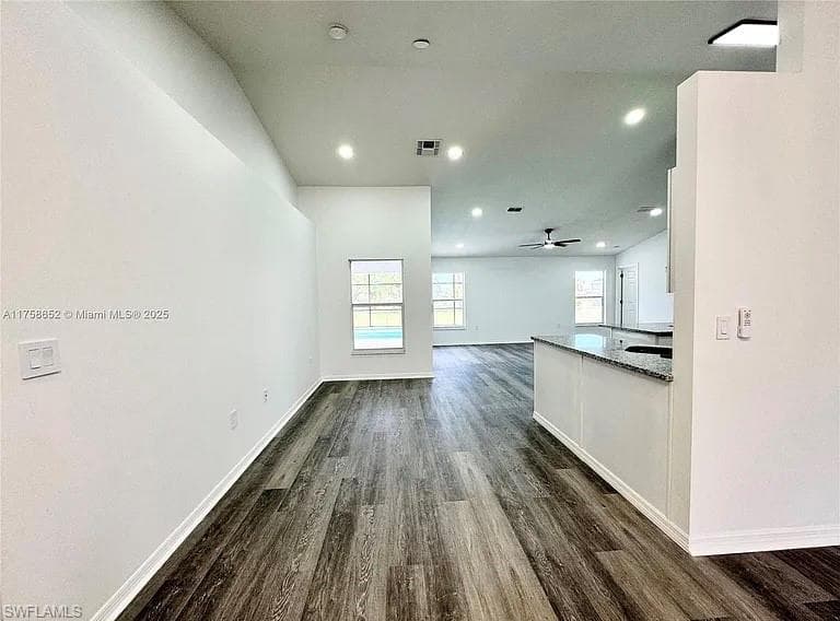 1390 Patricia ST-1