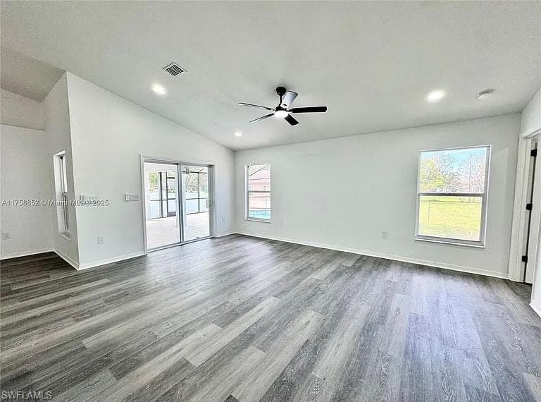 1390 Patricia ST-12