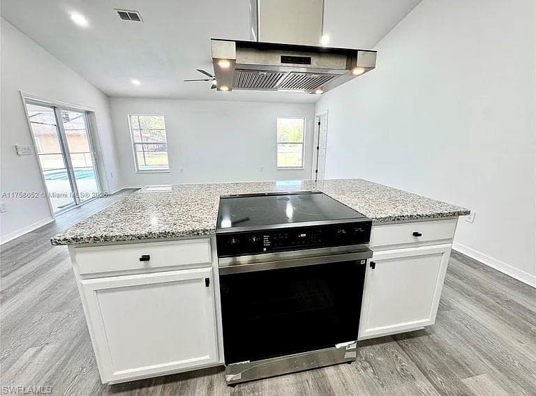 1390 Patricia ST-11