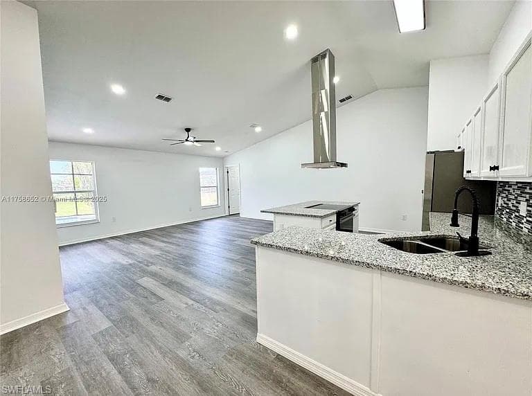 1390 Patricia ST-6