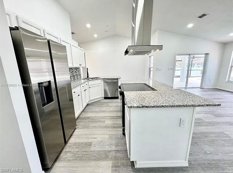 1390 Patricia ST-10