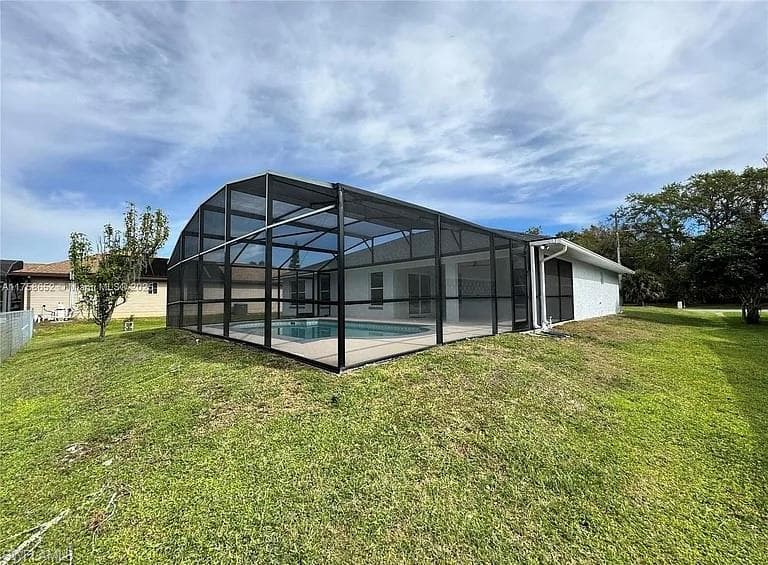 1390 Patricia ST-28