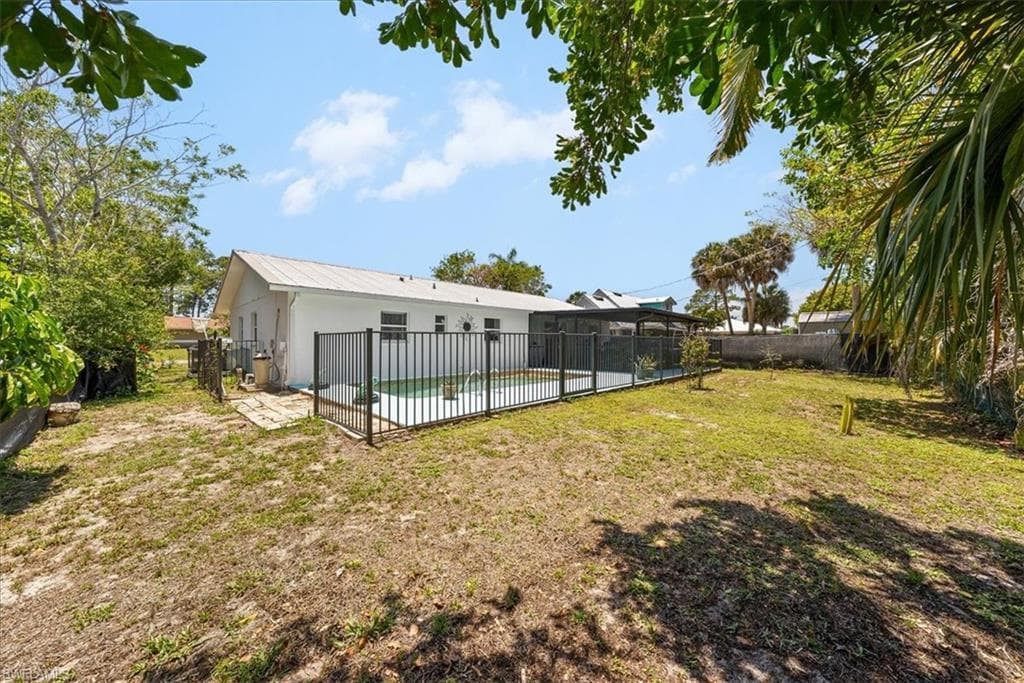 4027 Mindi AVE-33