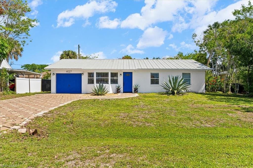 4027 Mindi AVE-10