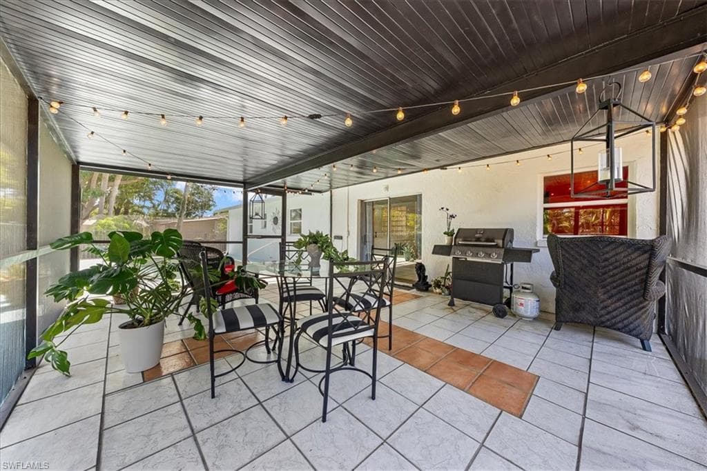 4027 Mindi AVE-28