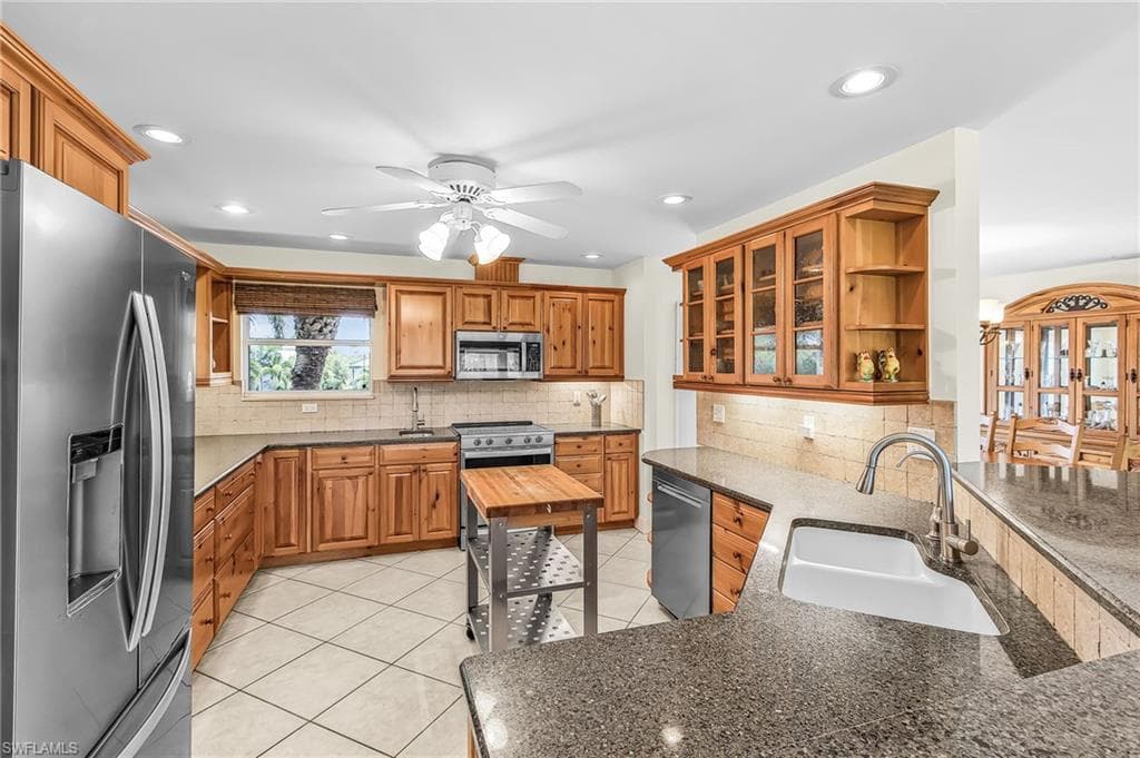 14221 Clubhouse DR-9