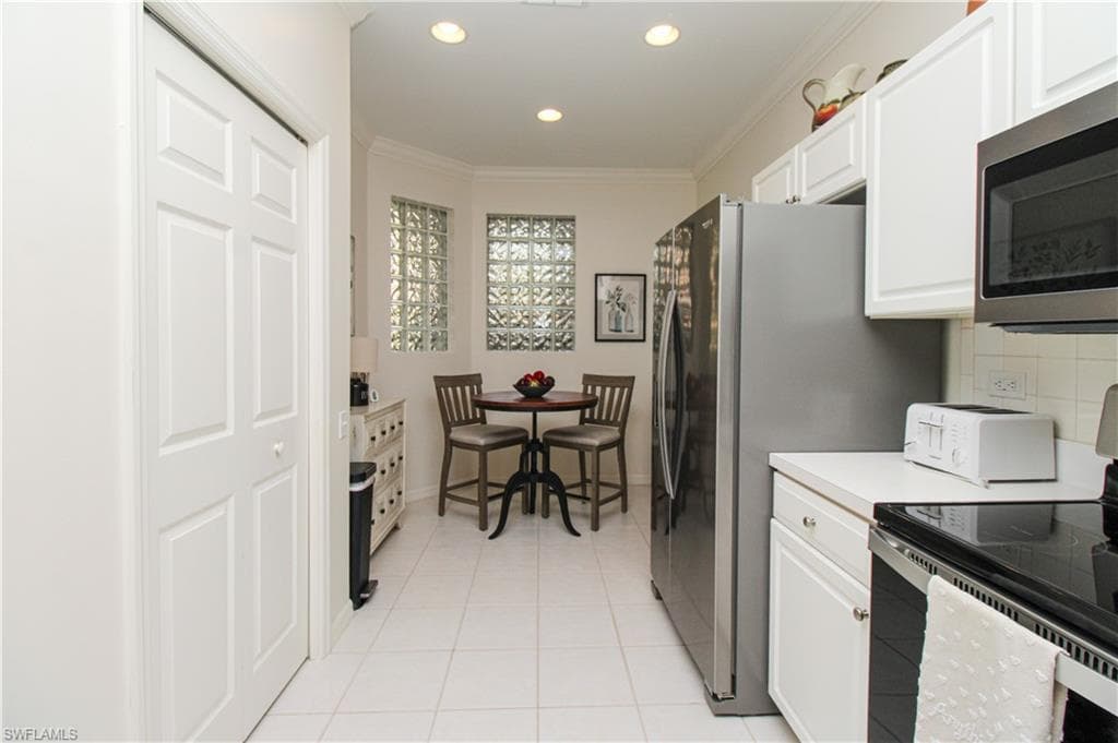 8217 Parkstone PL 102-21