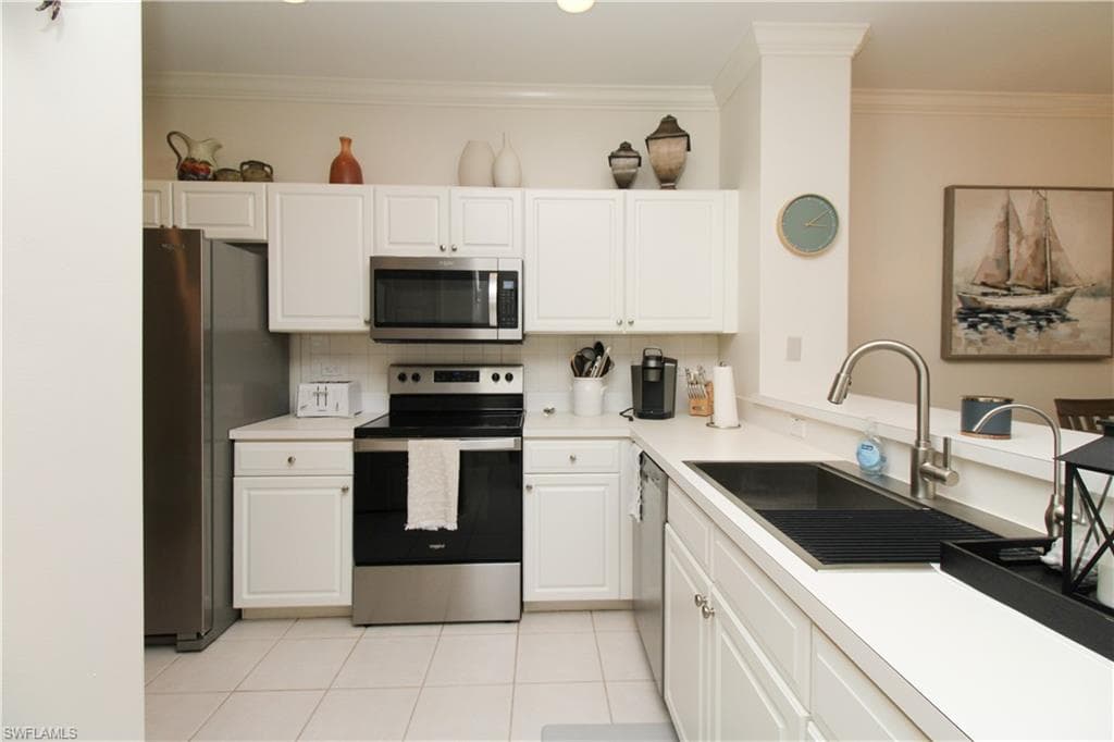 8217 Parkstone PL 102-18