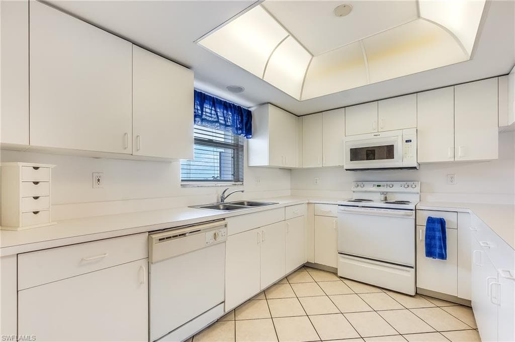 4351 Bay Beach LN 332-8