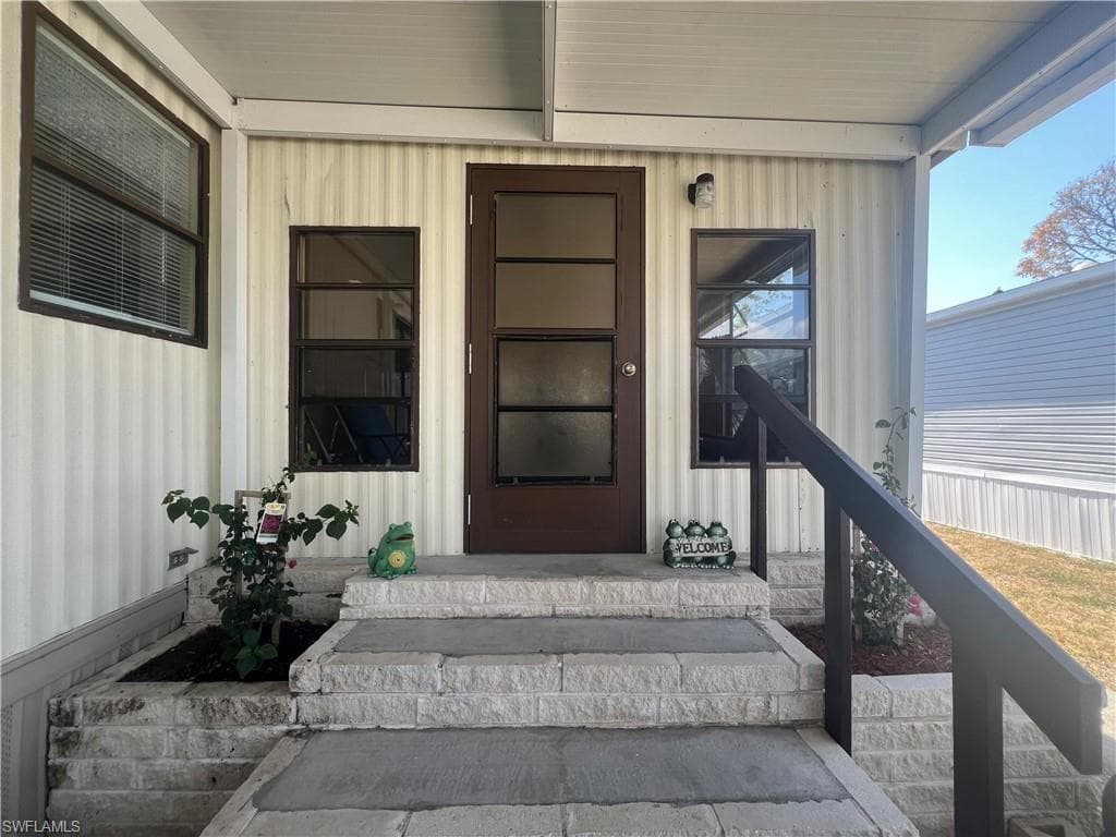 573 Cape Florida LN-2