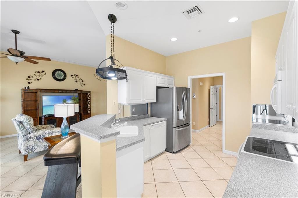 4141 Bay Beach LN 4P3-9