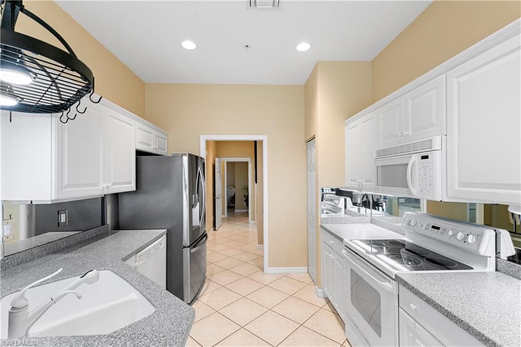 4141 Bay Beach LN 4P3-7