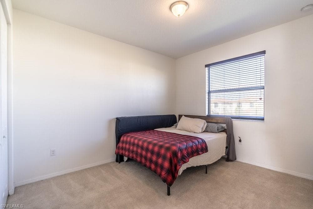 5467 Ferris AVE-11