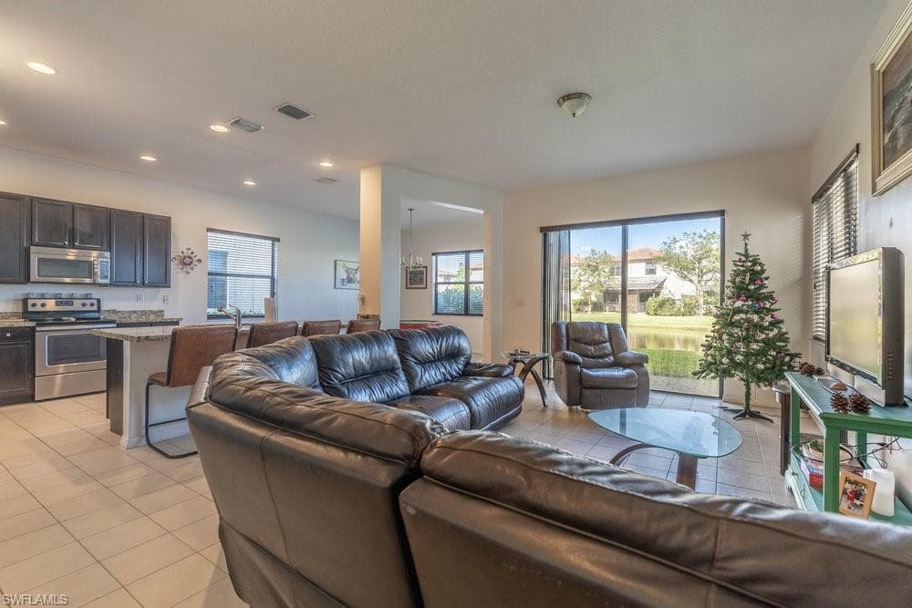 5467 Ferris AVE-2