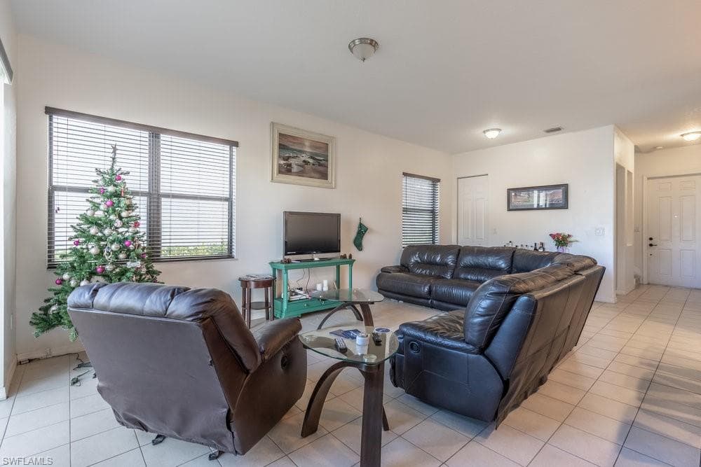 5467 Ferris AVE-8
