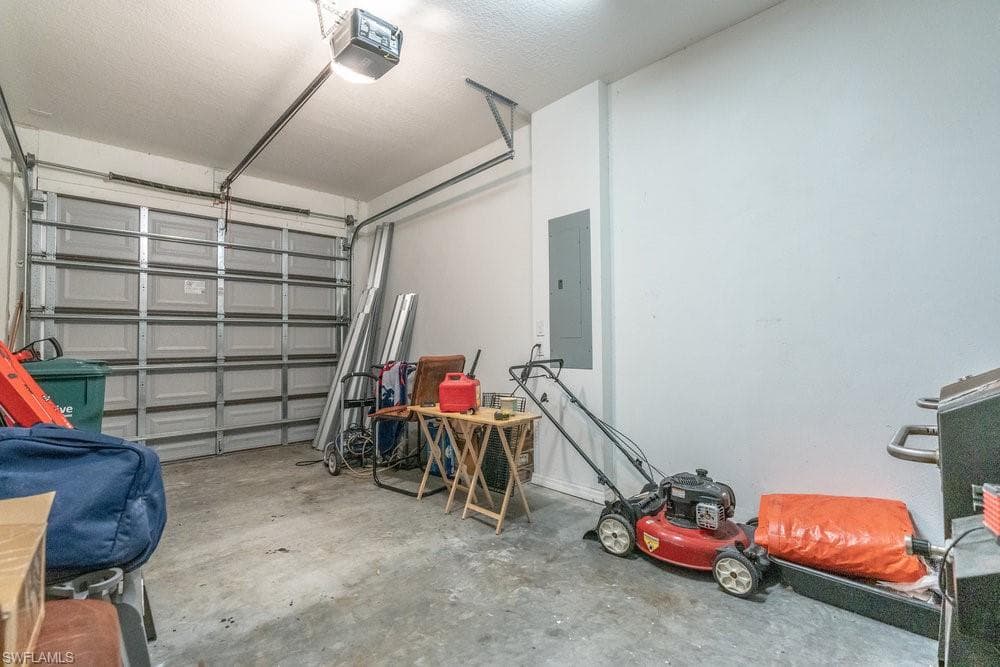 5467 Ferris AVE-10