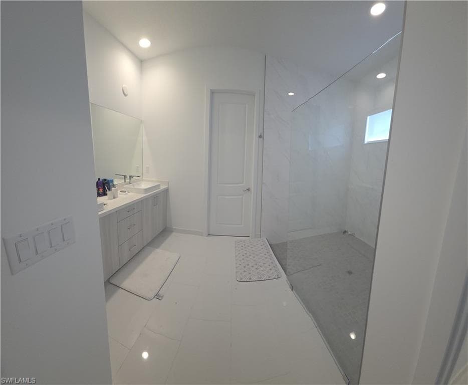 5243 Nevola AVE-8