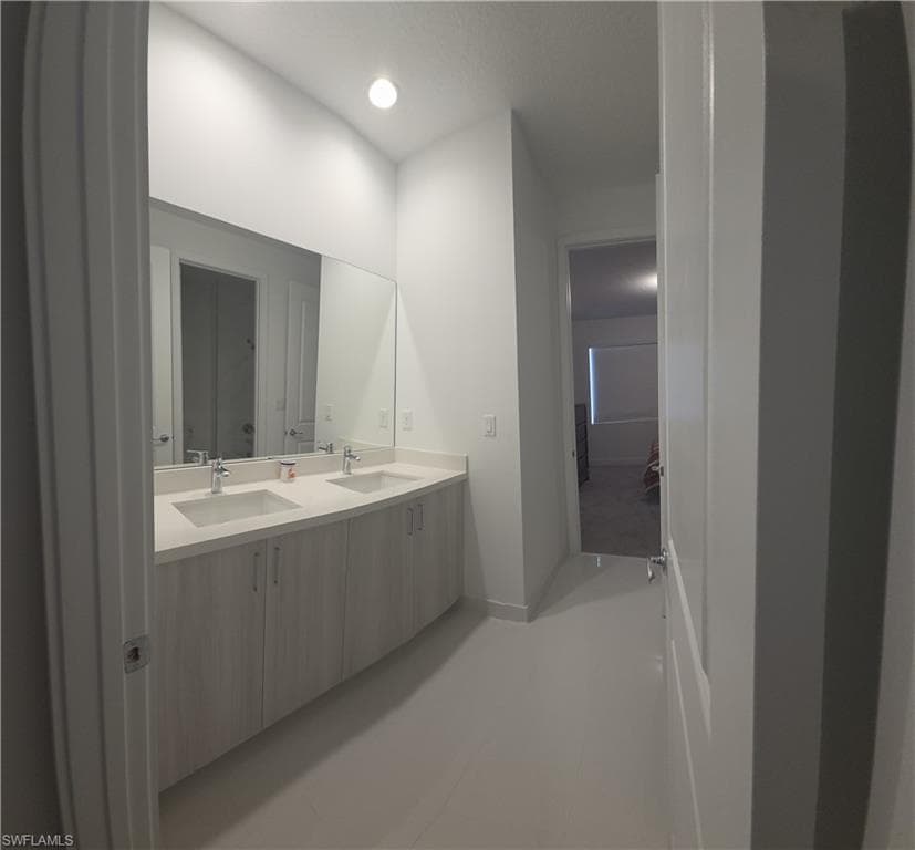 5243 Nevola AVE-13