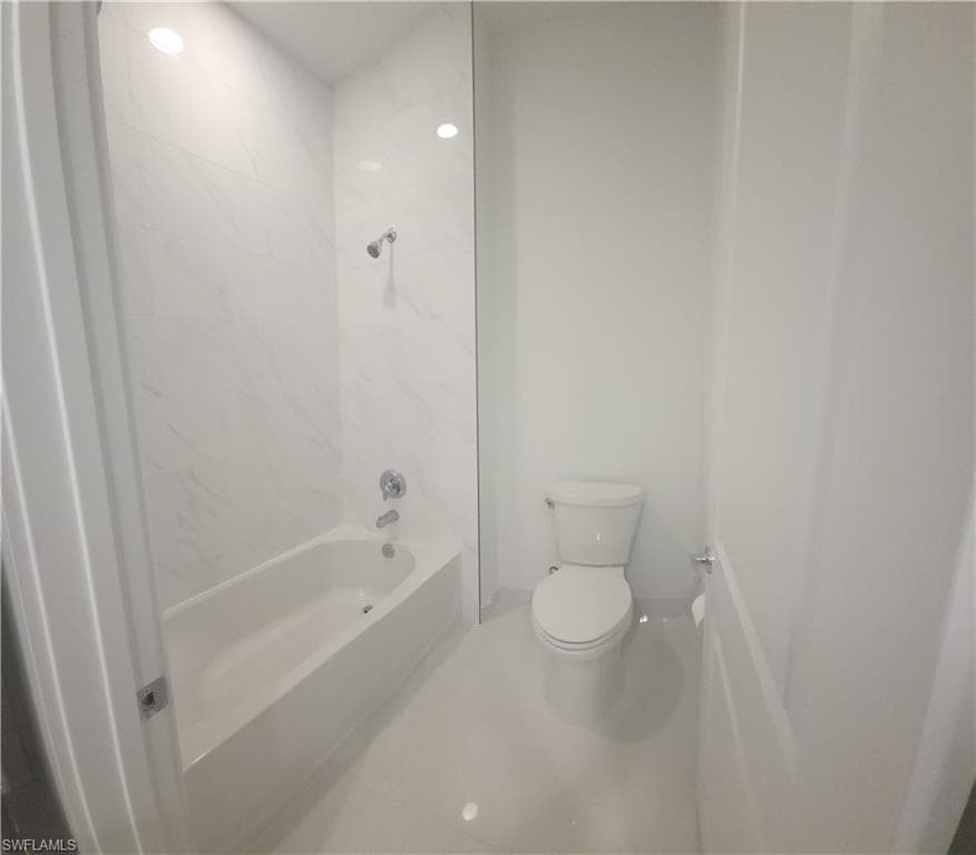 5243 Nevola AVE-14