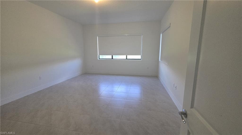 5243 Nevola AVE-7