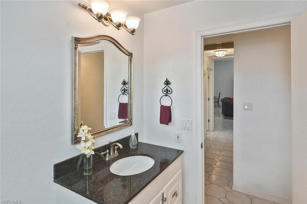 7226 Hendry Creek DR-30