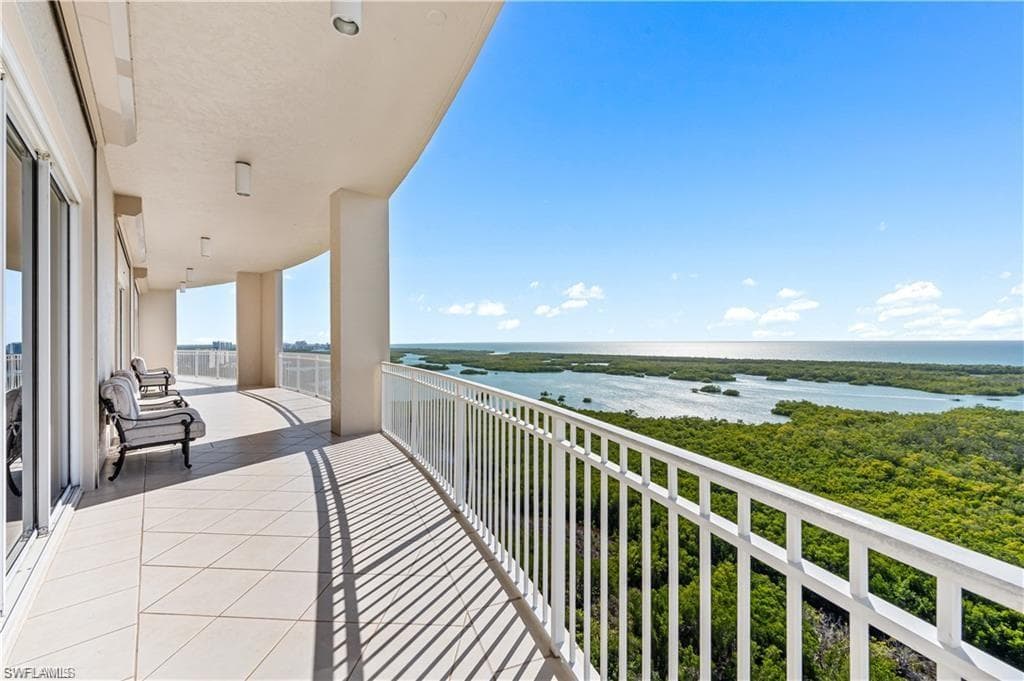 900 Arbor Lake DR 9-103-42