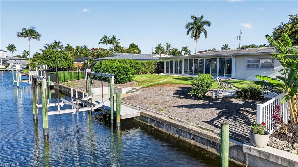 397 Parkway CT-44