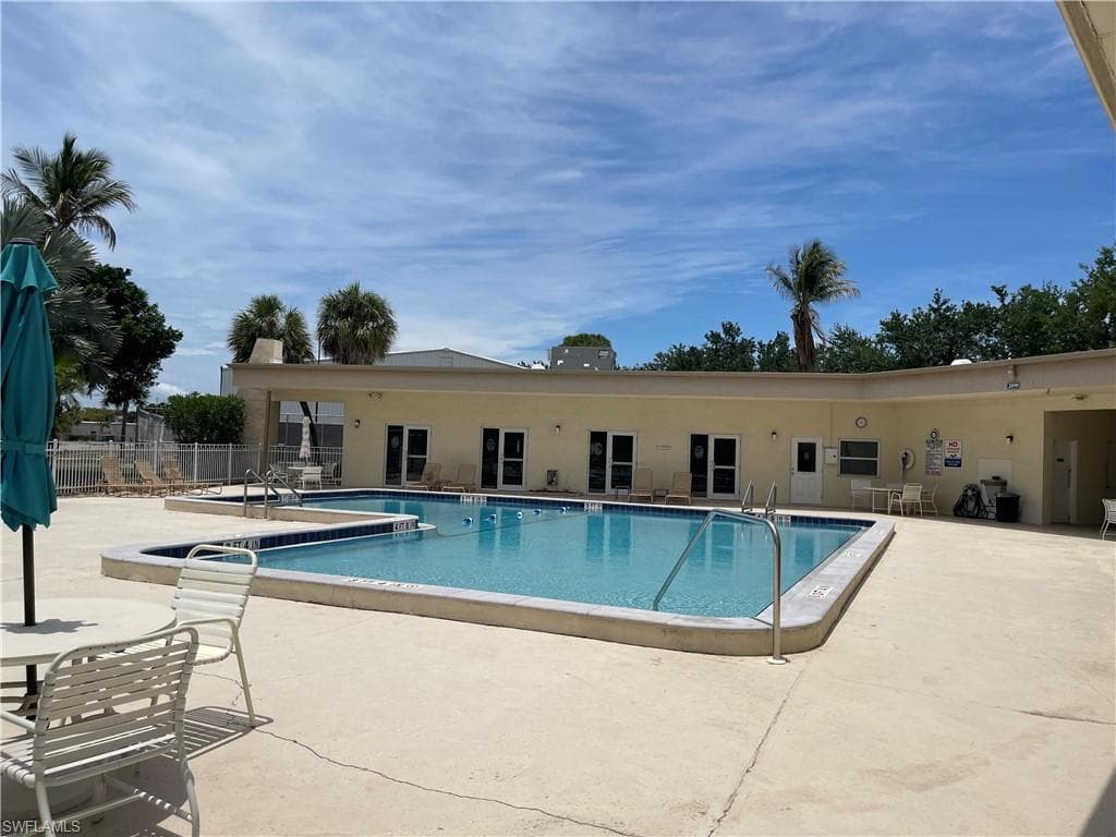 2079 Barkeley LN 19-21