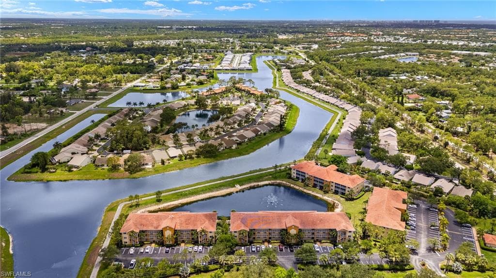 10030 Maddox LN 206-10