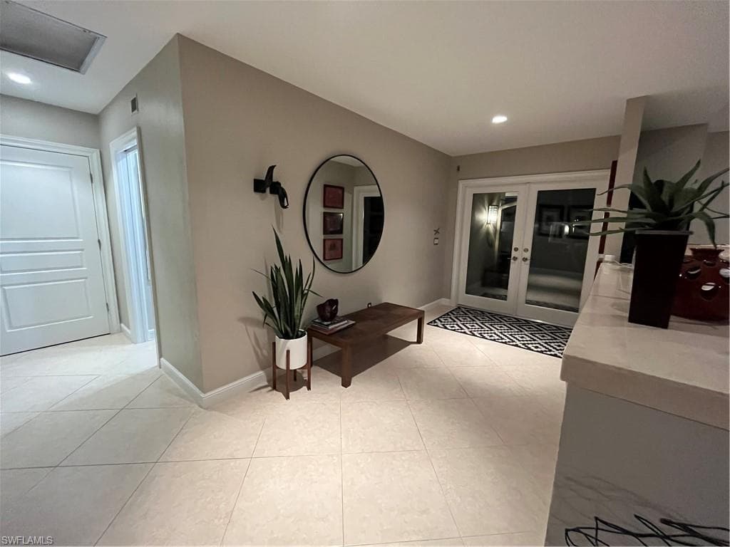240 Nottingham DR-5