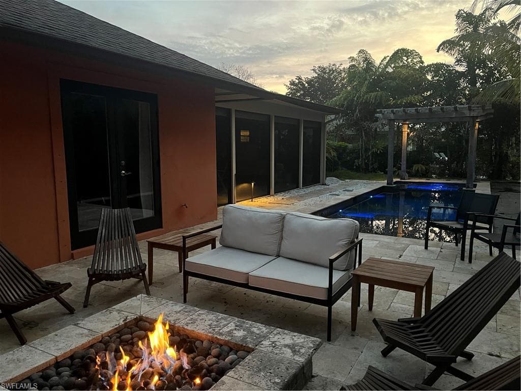 240 Nottingham DR-8