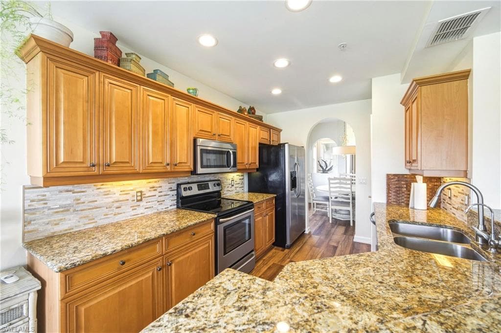 3053 Driftwood WAY 3907-5