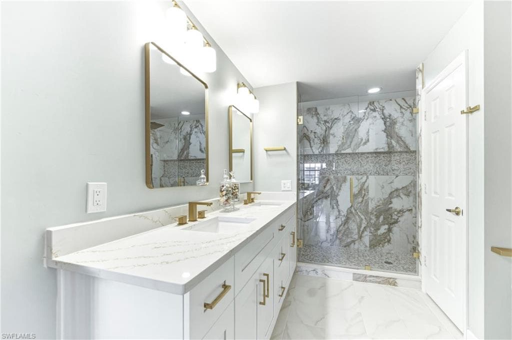 3053 Driftwood WAY 3907-15