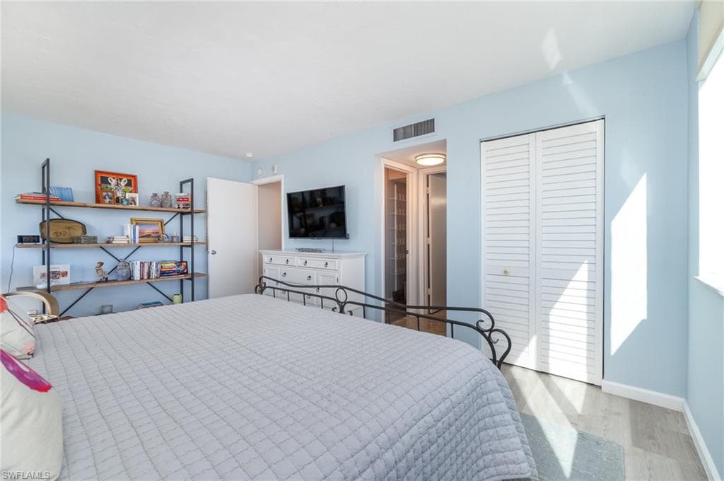2810 Estero BLVD 511-14