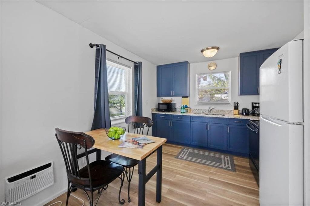 407 Mango AVE 1-5