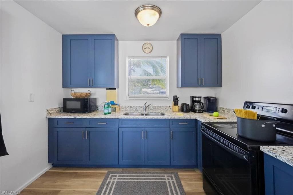 407 Mango AVE 1-2