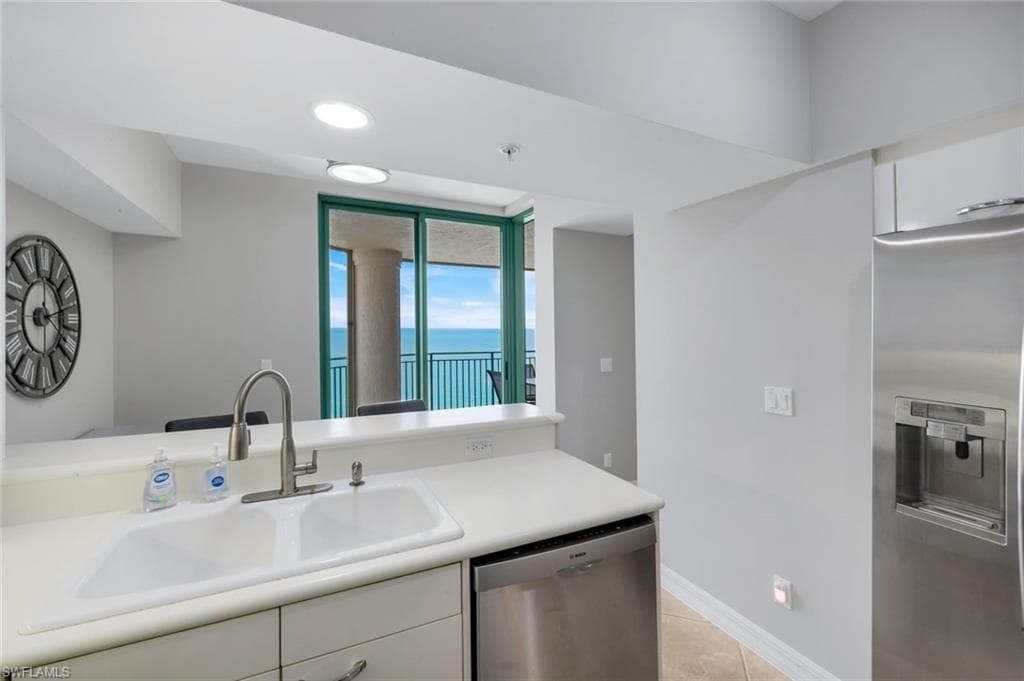 980 Cape Marco DR 1602-8