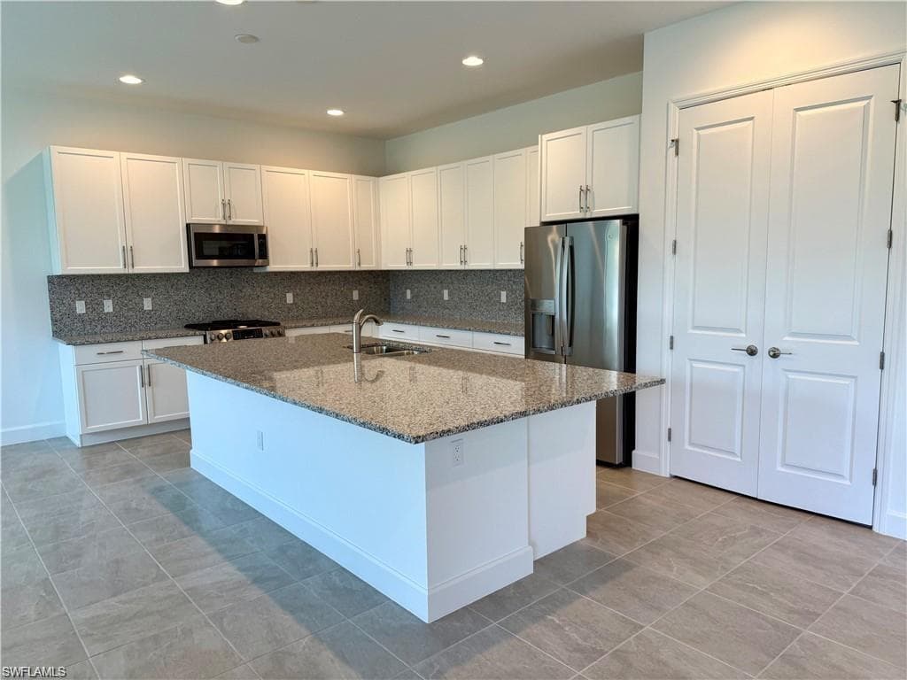 20884 Thistle Leaf LN-1