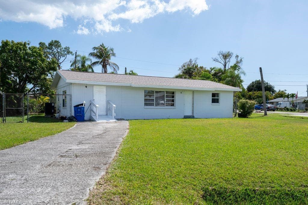 4631 New Haven DR-2