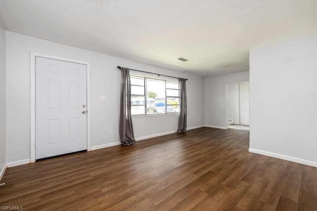 4631 New Haven DR-9