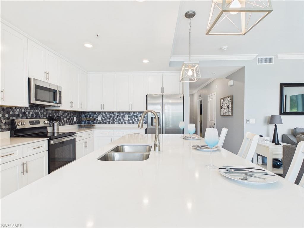 6034 National BLVD 532-5