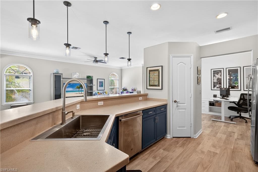 9863 Colonial WALK N-5