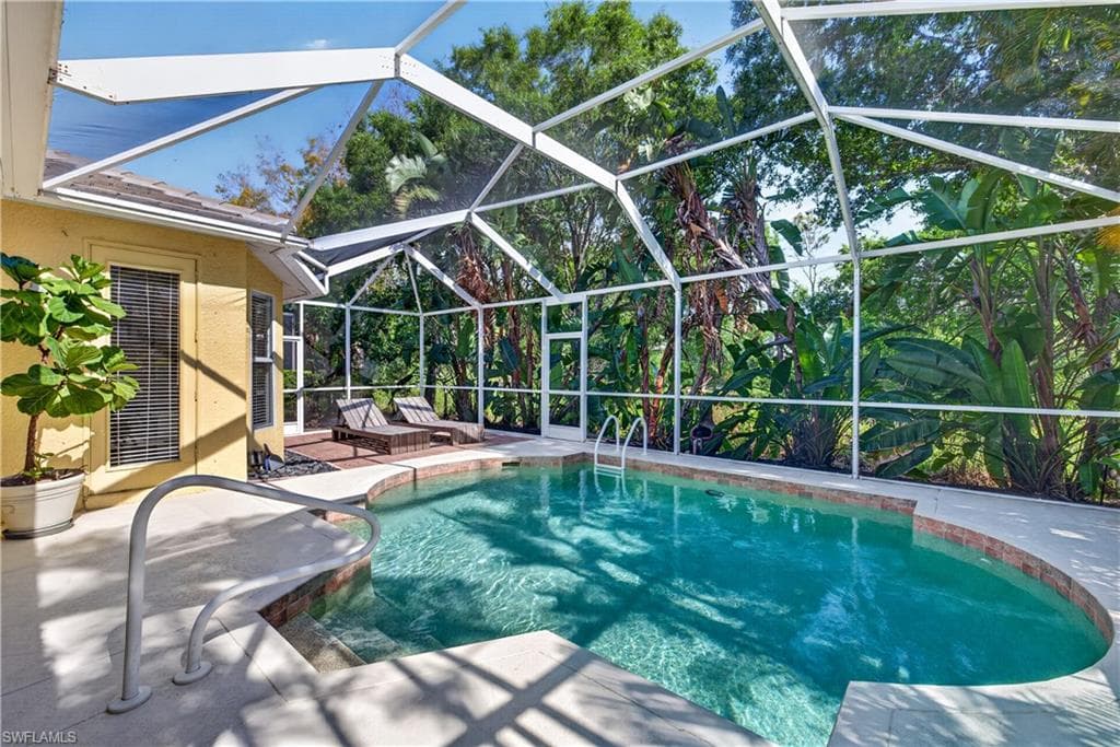 9863 Colonial WALK N-25