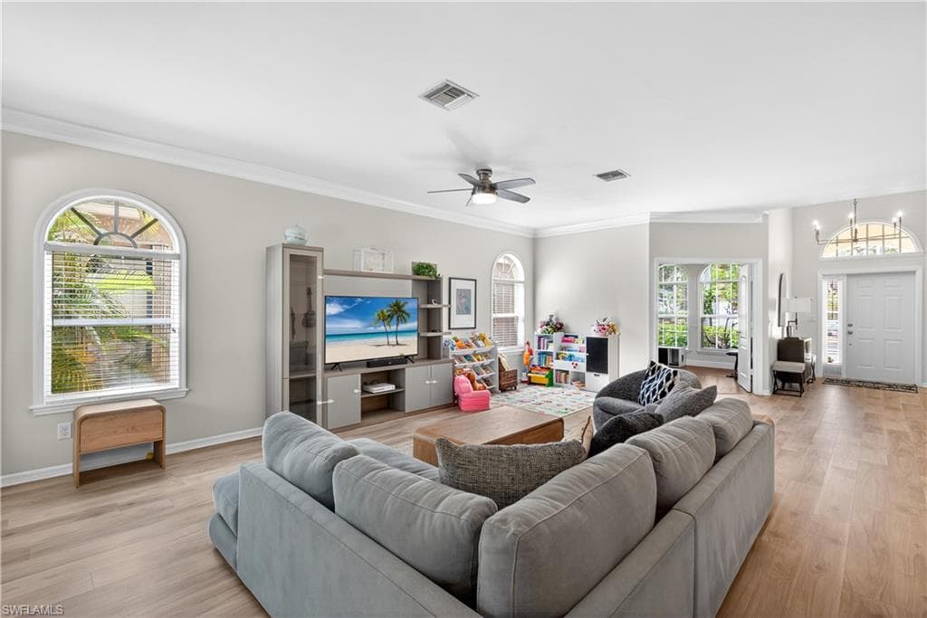 9863 Colonial WALK N-13