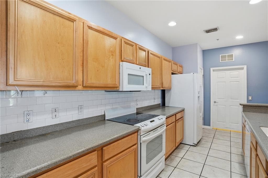 11751 Pasetto LN 407-2